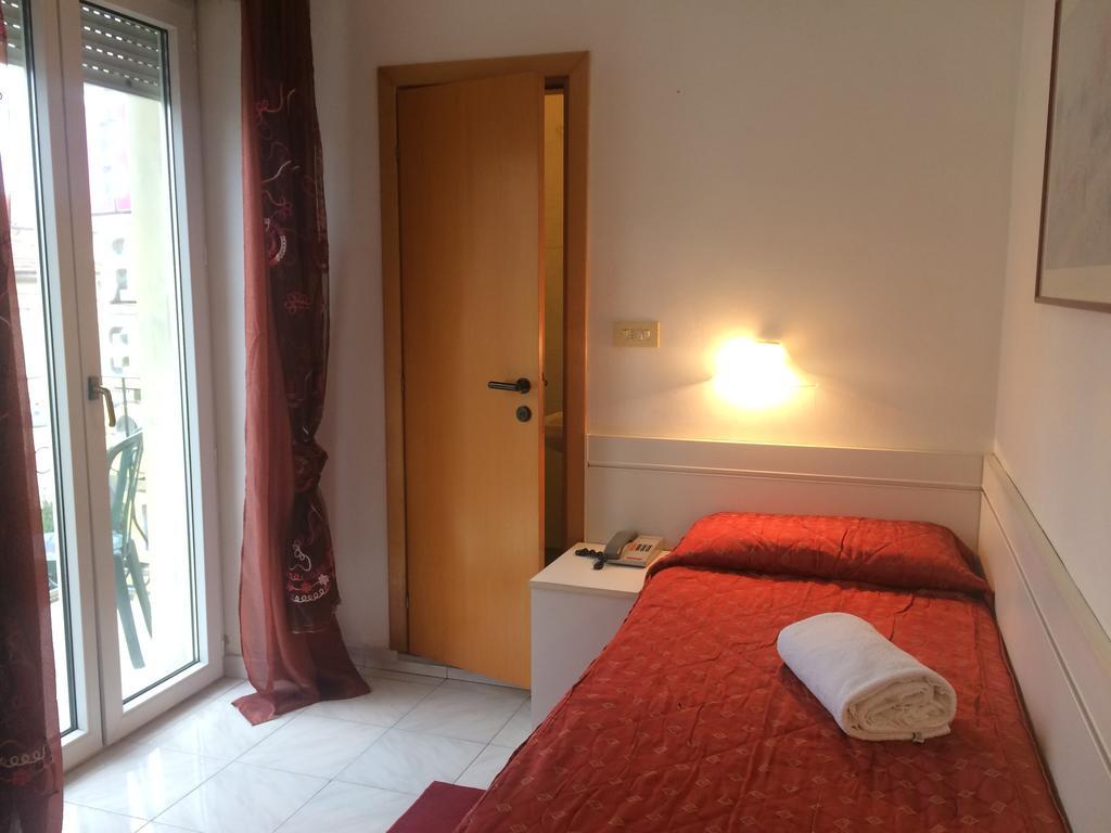 Hotel Regina 리도디캄파이오레 외부 사진