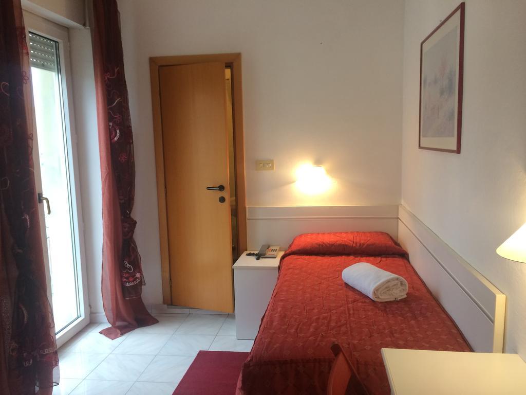 Hotel Regina 리도디캄파이오레 외부 사진