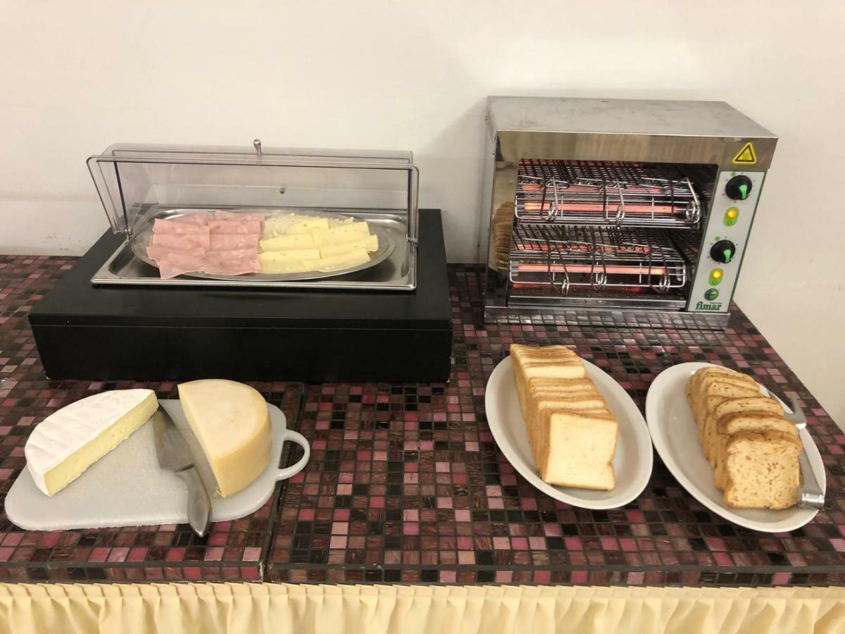 Hotel Regina 리도디캄파이오레 외부 사진